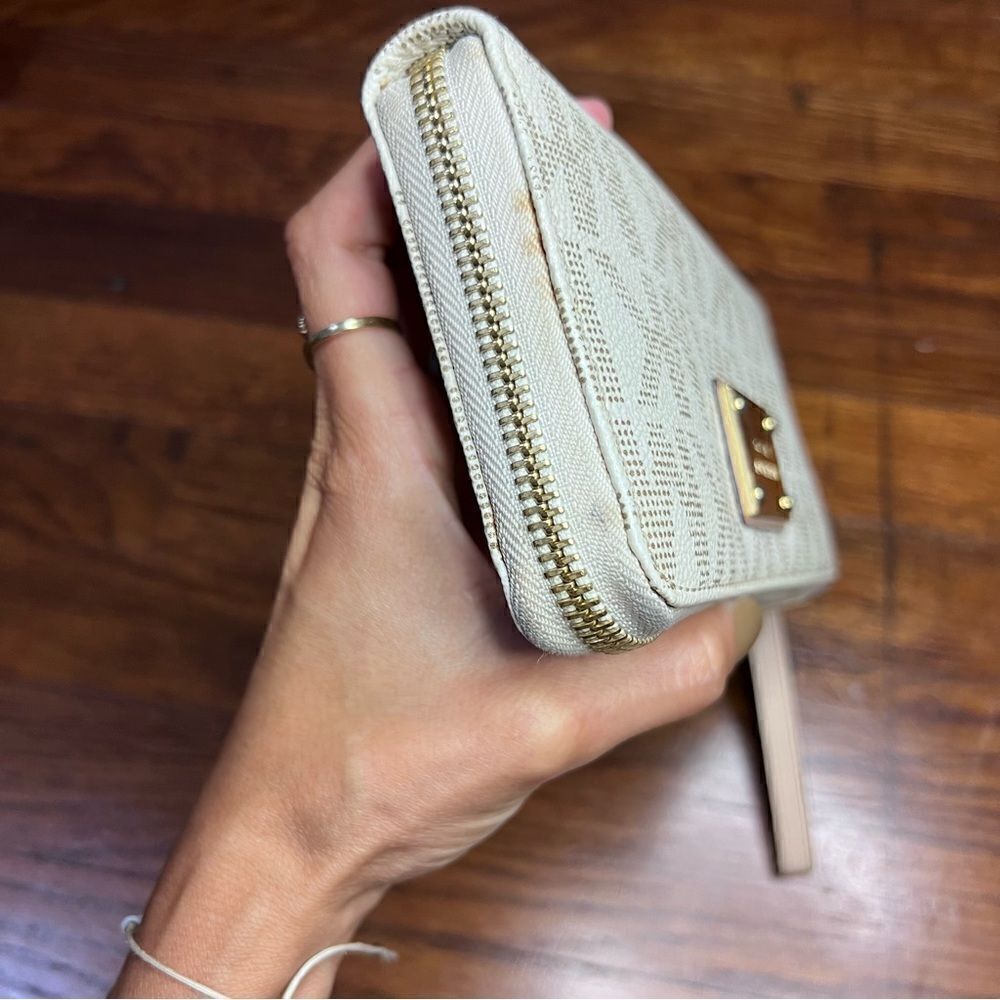 Michael Kors Tan and Beige Wristlet Long Wallet - Picture 3 of 14